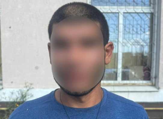 Зірвав з плеча сумку: чоловік поцупив понад 25 тисяч гривень у вінничанки