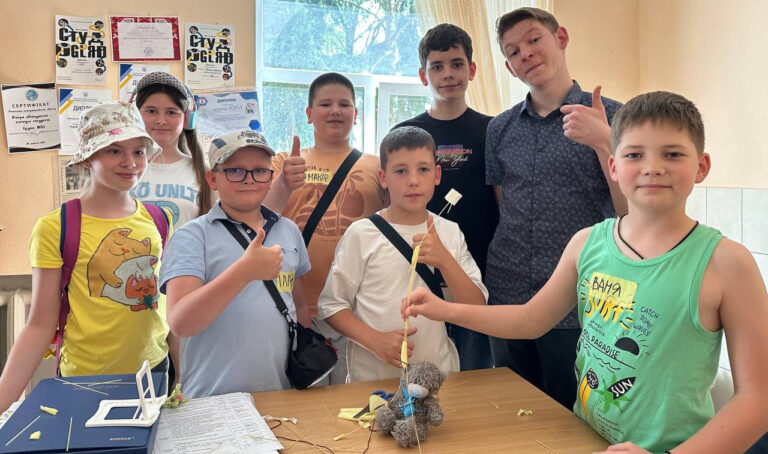 Літо зі змістом: як у Вінниці Smart Camp поєднує навчання, творчість і підтримку для підлітків