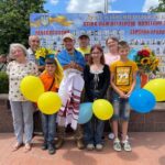 Сльози радості та обійми: у Ладижині зустріли звільненого Захисника Ярослава Склярука (ФОТО)