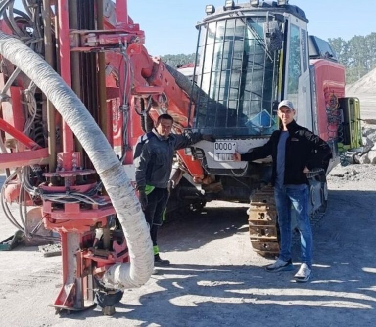На Вінниччині перше зареєстрували гірничу бурову установку з номерним знаком 00001