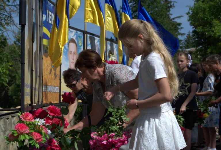 На Ямпільщині відкрили меморіальний стенд на честь загиблого Захисника