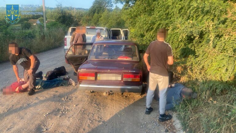 Двоє вінничан намагалися переправити ухилянтів за кордон