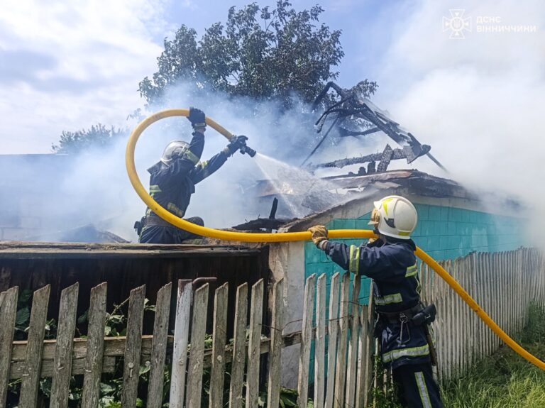 Палає стерня і господарські будівлі: за добу на Вінниччині сталося вісім пожеж