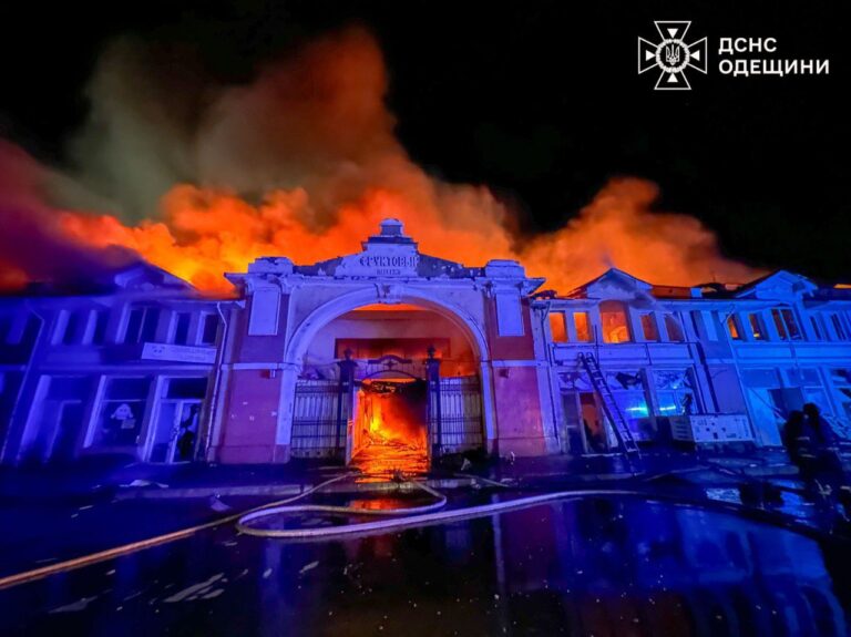Масована атака по Україні: росіяни вдарили по Одесі, Черкасах і Херсону