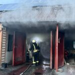 У Жмеринці горів гараж, а в Ладижині будинок: які наслідки пожеж на Вінниччині (ФОТО)