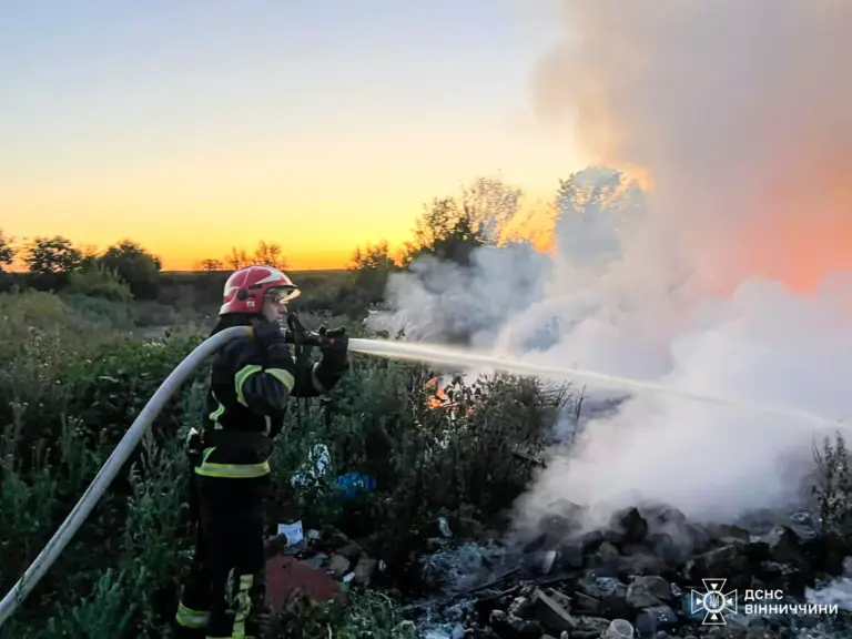 У Калинівському районі загорівся будинок, а в Хмільницькому районі прибудова до гаража: наслідки пожеж на Вінниччині
