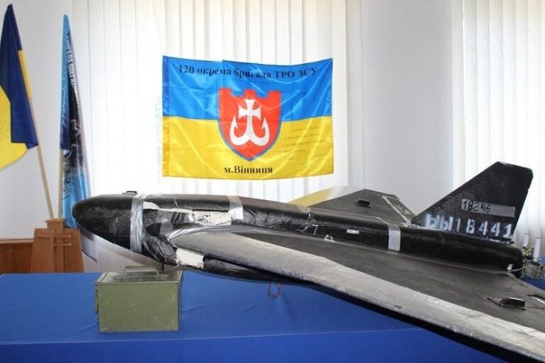 Подяка з фронту: 120 бригада подарувала Калинівці збитий ворожий дрон