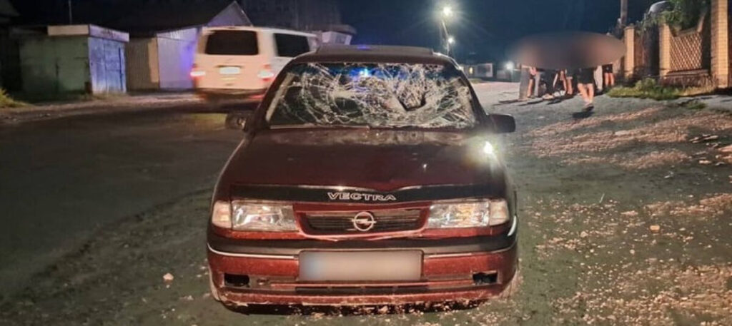 Чоловік помер в лікарні: на Вінниччині 20-річний водій Opel збив пішохода