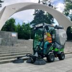 У Вінниці нова мінітехніка замінює до 10 працівників на прибиранні вулиць