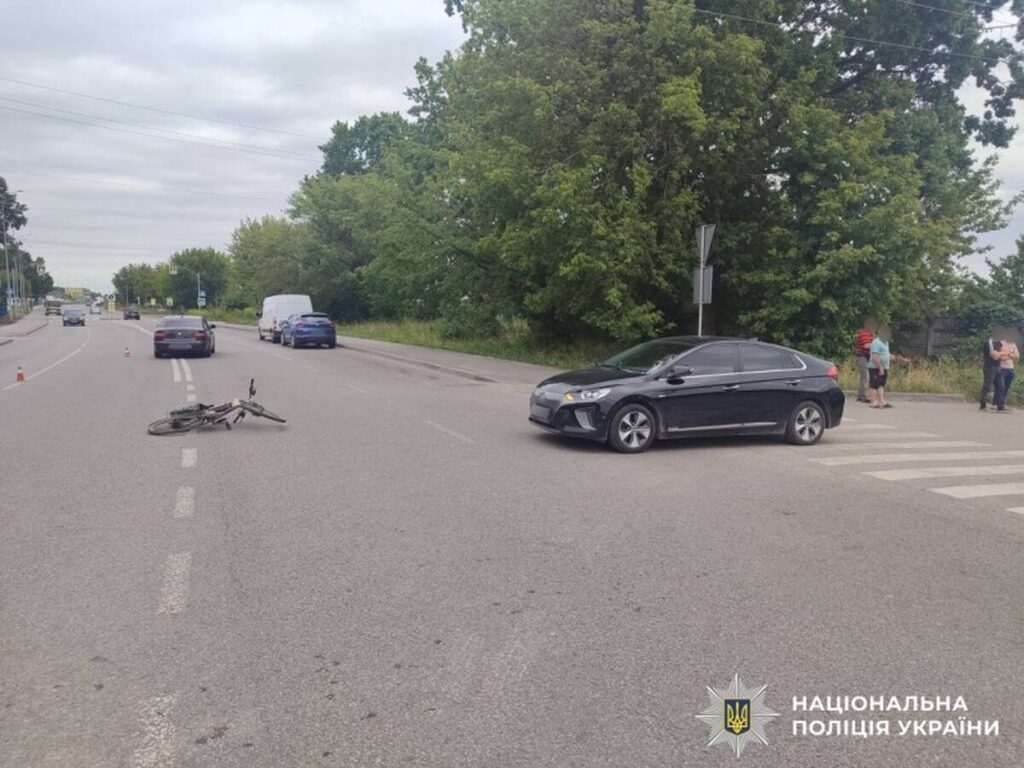 У Вінниці авто збило велосипедиста: постраждалий в лікарні