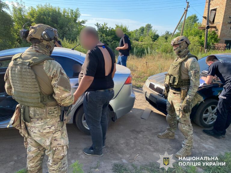 Адвокат і посадовиці “віджали” землю померлих у Хмільницькому районі