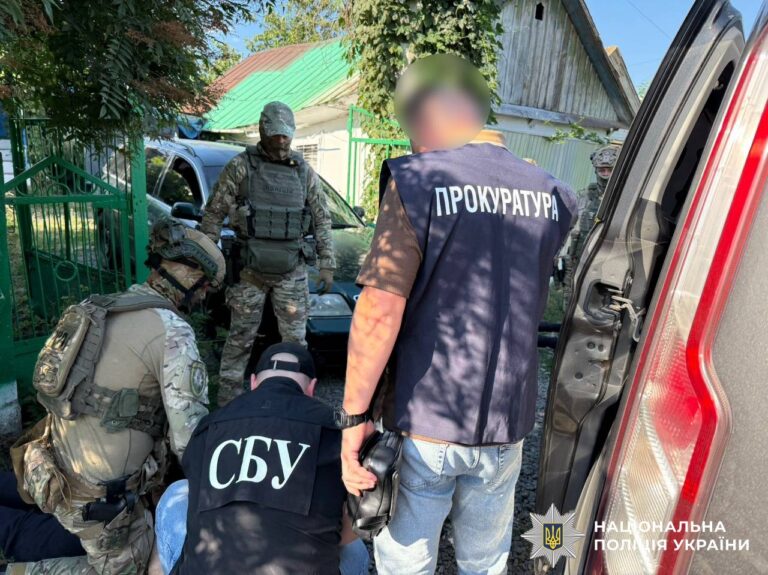 Поліція і СБУ припинили діяльність наркоторговця на Вінниччині