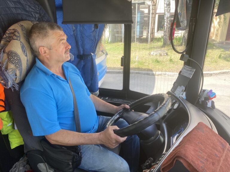 Історія вінничанина, який понад 40 років керує громадським транспортом