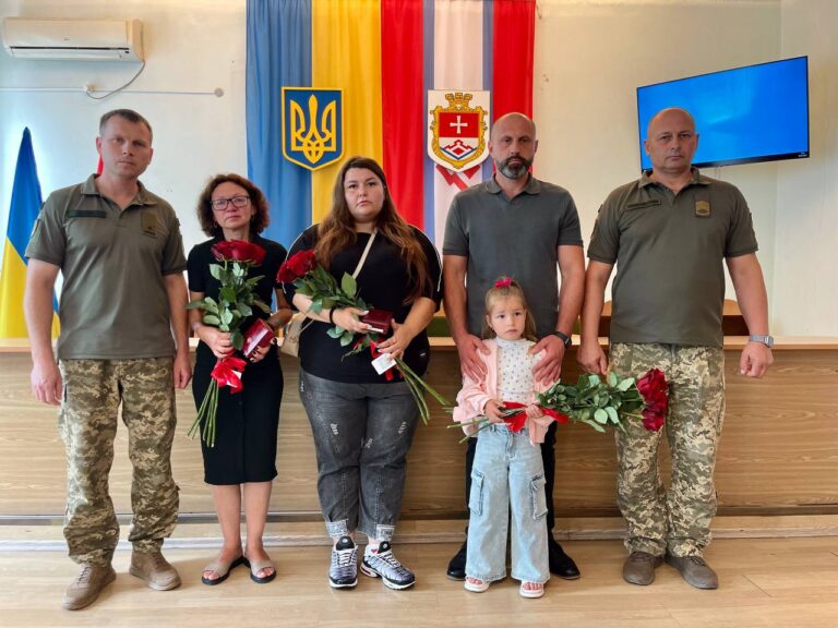 Двох Героїв із Бершадської громади посмертно відзначили державними нагородами