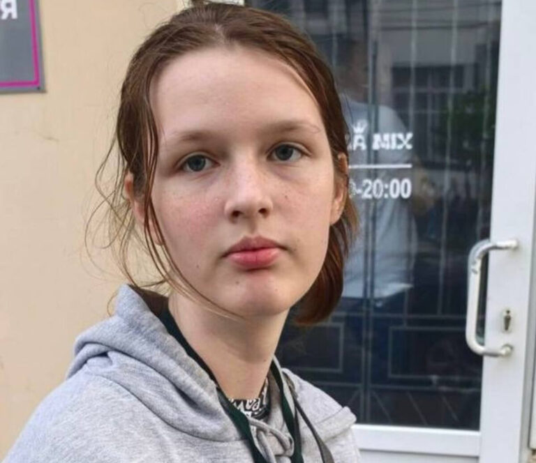 Пішла з дому і не повернулась: у Вінниці розшукують неповнолітню дівчину