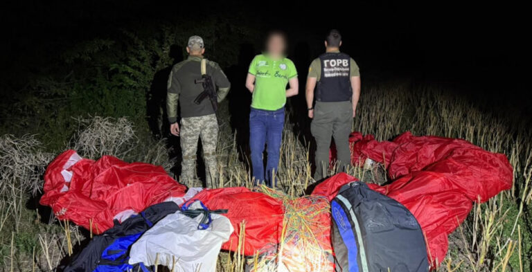 Авіарейс скасовано: на Вінниччині чоловік намагався перелетіти кордон (ФОТО+ВІДЕО)