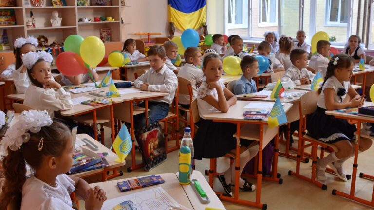 1_veresnya_shkola_klas_gettyimages_1235007382_517baa76b217b3af225c9c7c826209e9_1200x675
