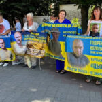На підтримку родин зниклих безвісти військових, цивільних та дітей: у Вінниці відбулася мирна акція та хода