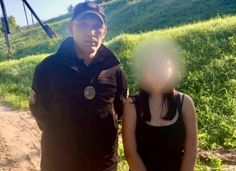 Поліцейські Могилів-Подільського району розшукали зниклу 15-річну дівчину