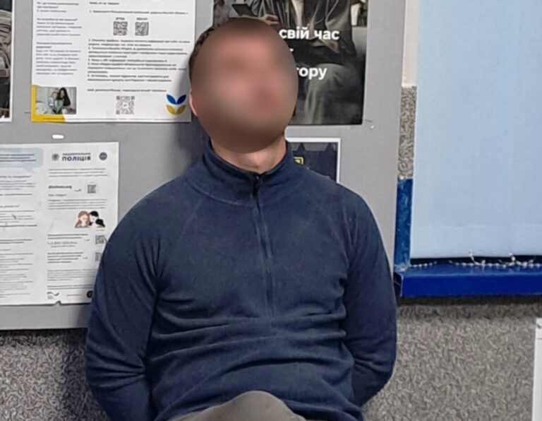 П’яний хуліган на дитмайданчику у Вінниці: поліція склала шість адмінпротоколів