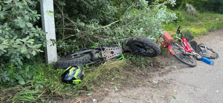 У Жмеринському районі велосипедистка потрапила під колеса авто