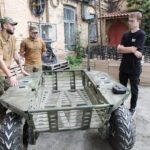Міжрегіональний координаційний гуманітарний штаб передав військовим 300 FPV-дронів та наземний роботизований комплекс