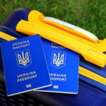 Уряд дозволив виїзд за кордон чоловікам 18–22 років під час воєнного стану: умови