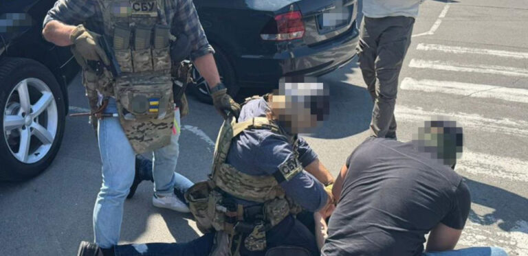 Через родича у ТЦК списував з військового обліку призовників: у Вінниці затримали чоловіка
