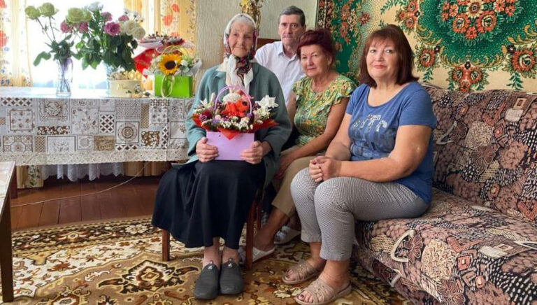 Вижила у війні, голоді та не втратила віри: історія 100-річної Віри Редванської з Вінниччини