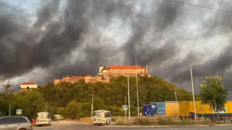 Удар РФ по Мукачеву: знищений американський завод, постраждав Паланок (ВІДЕО)