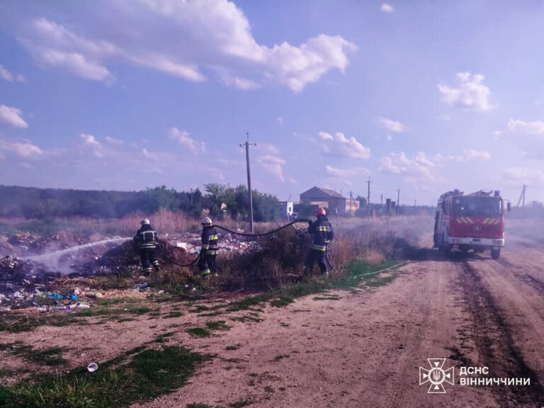 За добу на Вінниччині сталося 8 пожеж, вогонь ледь не дістався техніки й житла