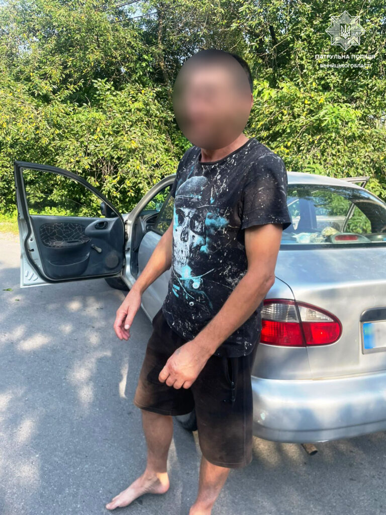 П’яний водій у Вінниці намагався побитися з патрульними