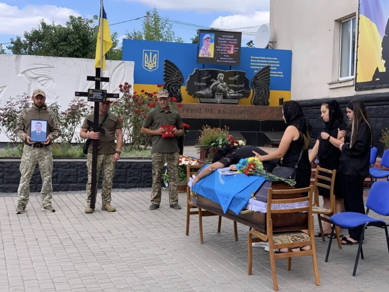 Крижопільська громада попрощалася з Героєм, який віддав життя за Україну