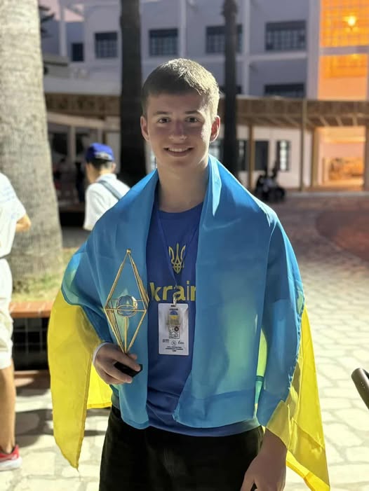 Денис Гнидюк з Ямпільщини – серед найсильніших юних математиків світу