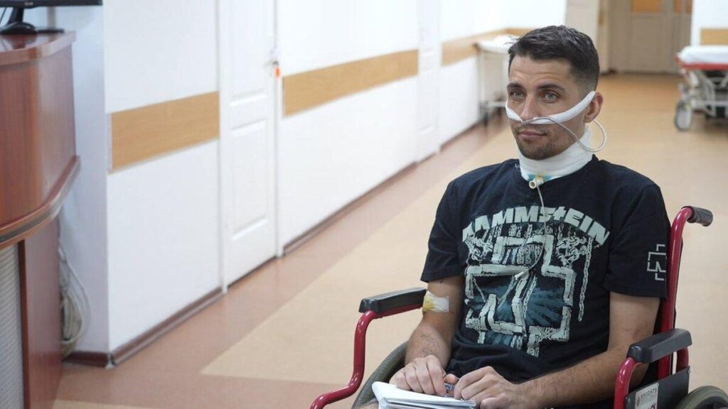 З перерізаним горлом 5 діб повз до українських позицій: неймовірна історія нацгвардійця Владислава