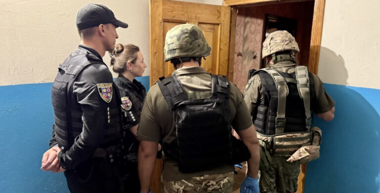 До 6 років тюрми за вигадану бомбу: у Вінниці чоловік “пожартував” із сусідкою
