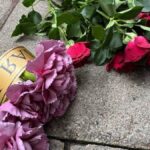 Пам’ять про Андрія Парубія: державний прапор приспущено, львів’яни приносять квіти