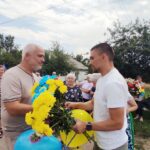 Вільний, живий та сильний духом: у Теплицькій громаді з полону зустріли воїна Ігоря Романюка (ФОТО)