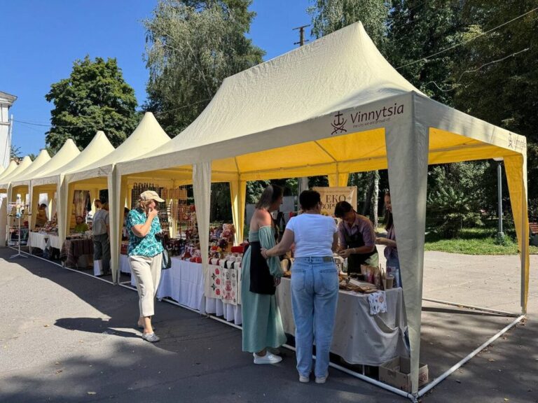 Подільські страви, погашення марки та крафт: у Вінниці відбувся фестиваль “Вінницьке. Справжнє. Щире. Твоє!”