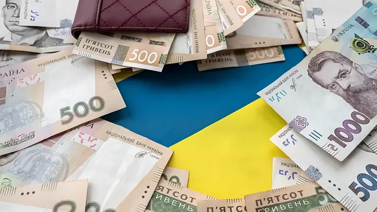 Коли українці отримають виплати до Дня Незалежності