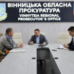Прокурор області взяв під контроль справу військового, у якого вкрали землю й знесли будинок