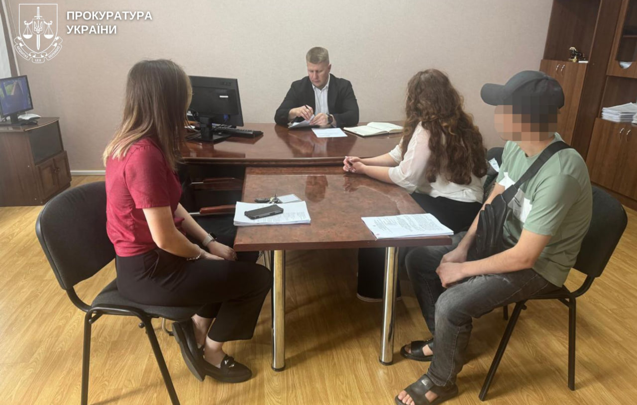 Отруїлись 28 людей, серед них 9 дітей: судитимуть працівника фаст-фуду у Калинівці