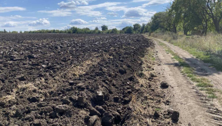 На Вінниччині невідомі самовільно зайняли землі біля прибережної смуги