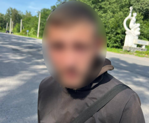 Конфлікт за чаркою: у Хмільницькому районі юнак побив чоловіка металевою трубою