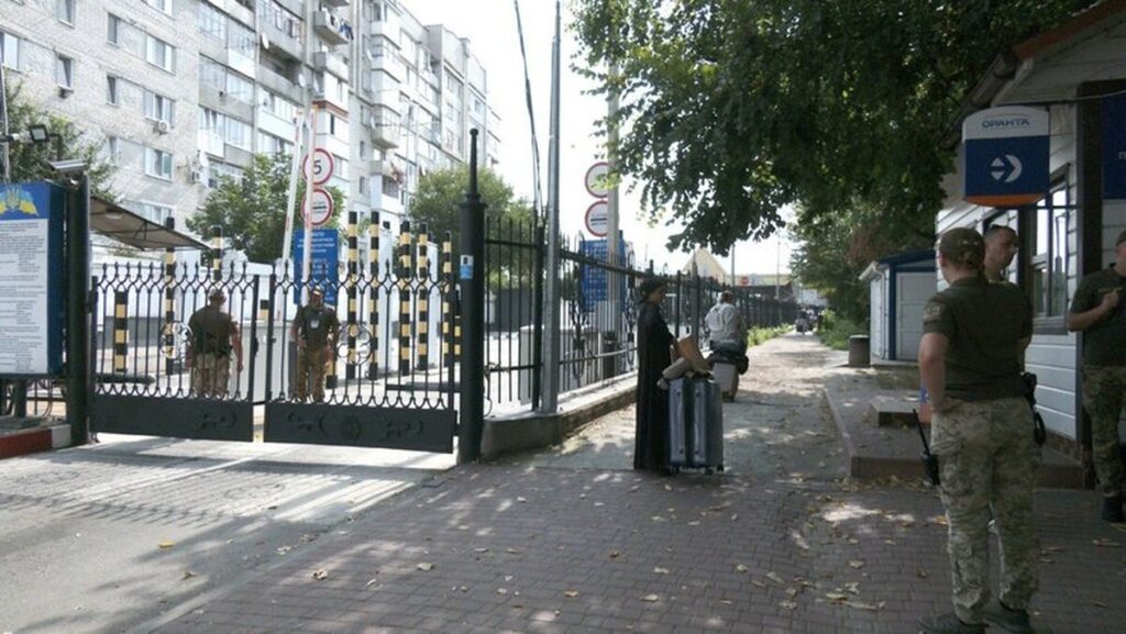 Зміни виїзду за кордон для чоловіків 18–22 років: яка ситуація на пункті пропуску на Вінниччині