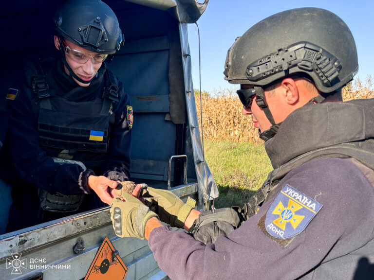 На Вінниччині сапери ДСНС знищили ручну гранату часів Другої світової (ФОТО)