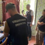 Вимагала гроші у військових за відпустки: на Вінниччині затримали командирку роти