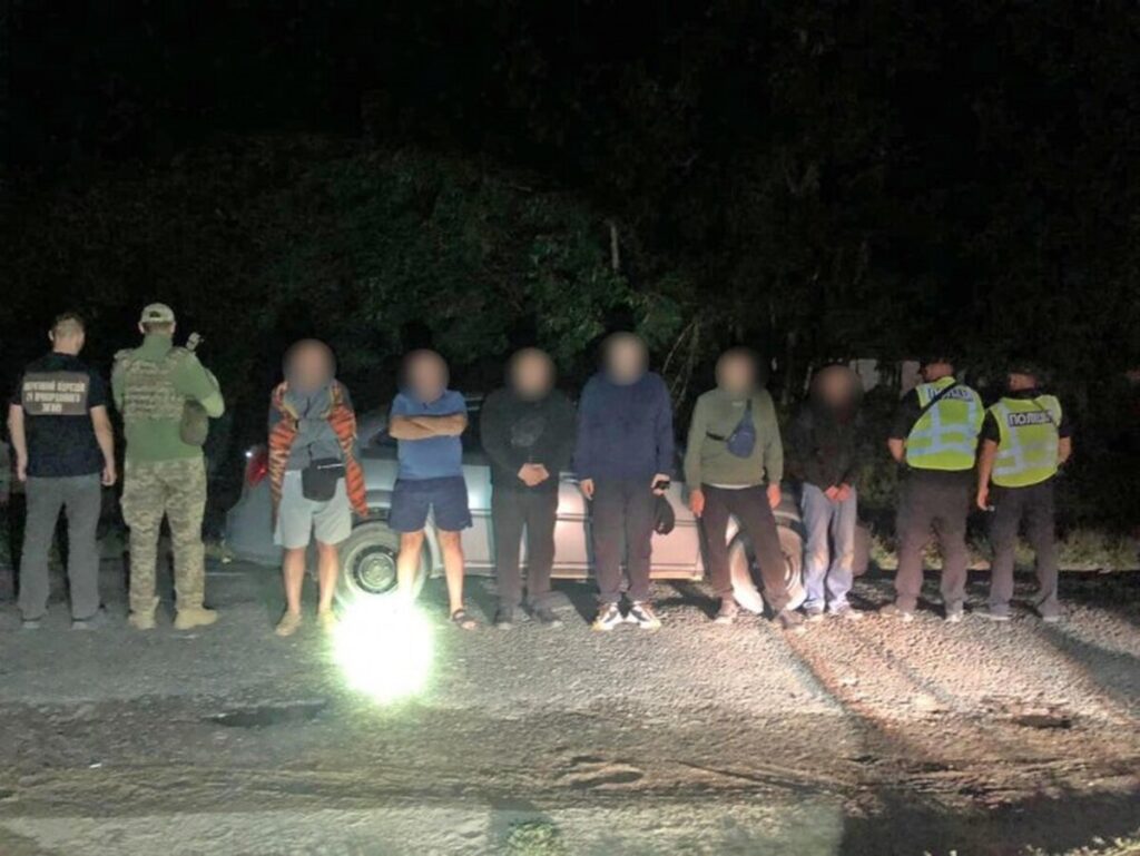 Житель Гайсинського району організував незаконне переправлення туристів до Молдови