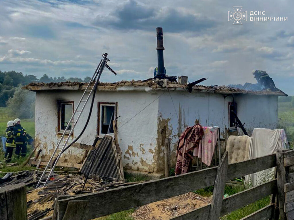 На Вінниччині 2-річна дівчинка підпалила оселю