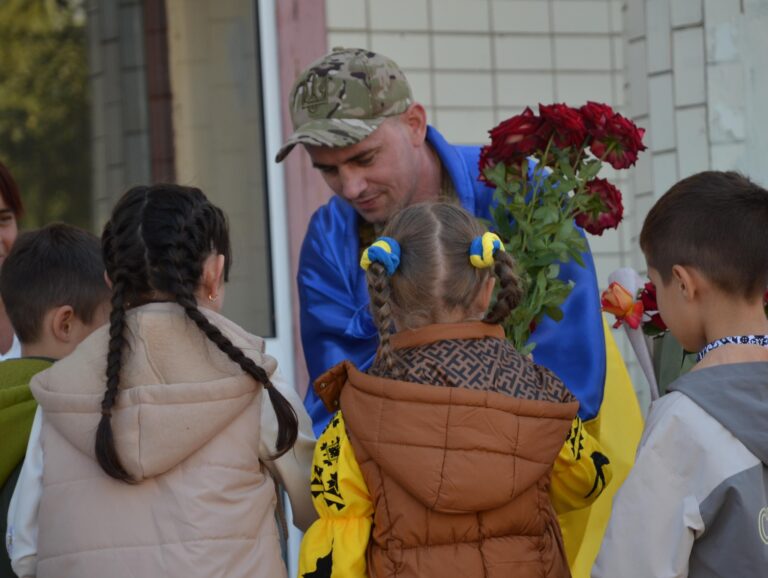 Пробув у полоні понад три роки: Ямпільська громада зустріла Героя